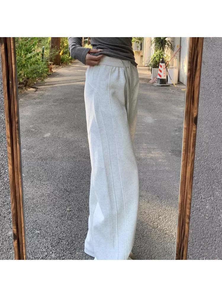 American Retro Women's Floor-Length Straight-Leg Sweatpants, 175-180 Tall, Loose Fit with Slimming Effect for Spring/Autumn.
