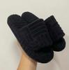 Pantofole da donna con suola spessa di marca di lusso Pantofole da donna in velluto a coste verde Capispalla piatto da donna Presentazioni aziende produttrici giochi Estate Autunno Pista Infradito Donna