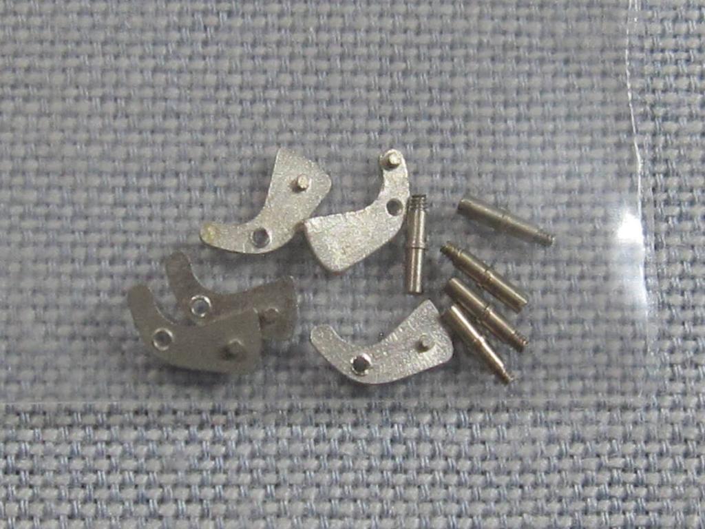 SEIKO S Part 2391 Set of 5 Pressing Feet and Screws for Middle Three Needles Super