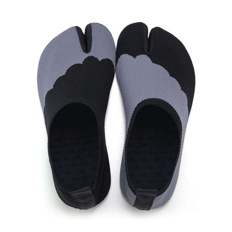 

Новые пятипалые туфли с цветовыми блоками, противоскользящие, для пар, водные туфли, мягкие, складные, европейские кроссовки для плавания, фитнес-обувь для беговой дорожки 40 черный серый