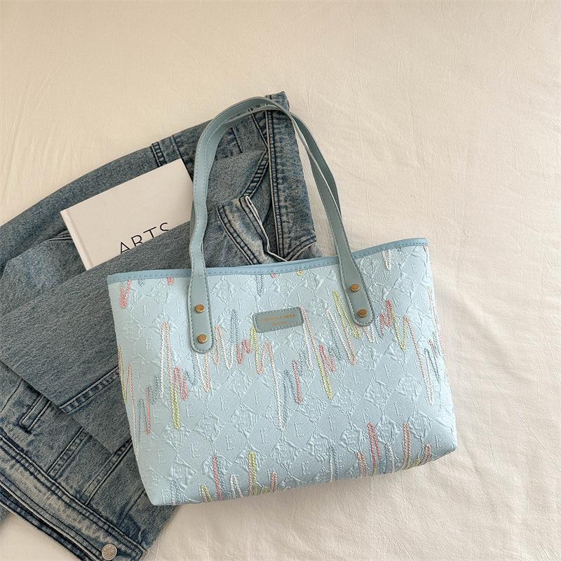 

Casual large-capacity nylon cloth bag women s 2025 foreign-style shoulder bag, college student class tote bag