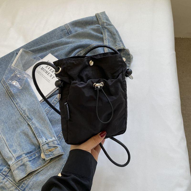 

Fashion Simple Small Cloth Bag Women 2025 Spring and Summer New Fashion Ins Walking Mobile Phone Bag Lightweight Shoulder Messenger Bag Black(Collection plus purchase gift)