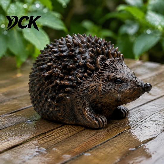 Outdoor Hidden Key Hider Resin Hedgehog Statue Storage Ornament, Waterproof Box for Holder Outdoors Garden, Realistic Animal Figurine Indoor Landscape
