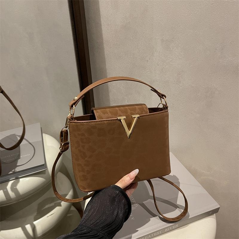 Shoulder Bag Fashion Handbag Crossbody Bag Large Capacity Casual Bag Simple Bag Alphabet Bag Leopard Print Bag
