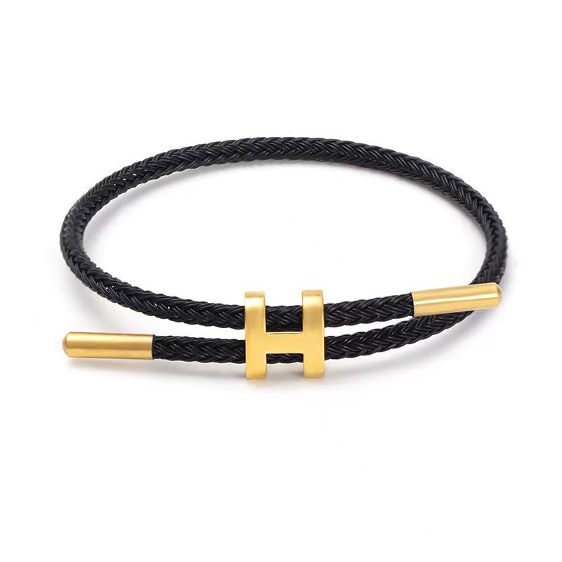 Bracelet en Corde Tressée Réglable pour Femmes avec Breloques en Acier Inoxydable Bijoux d'Empilage de Bras