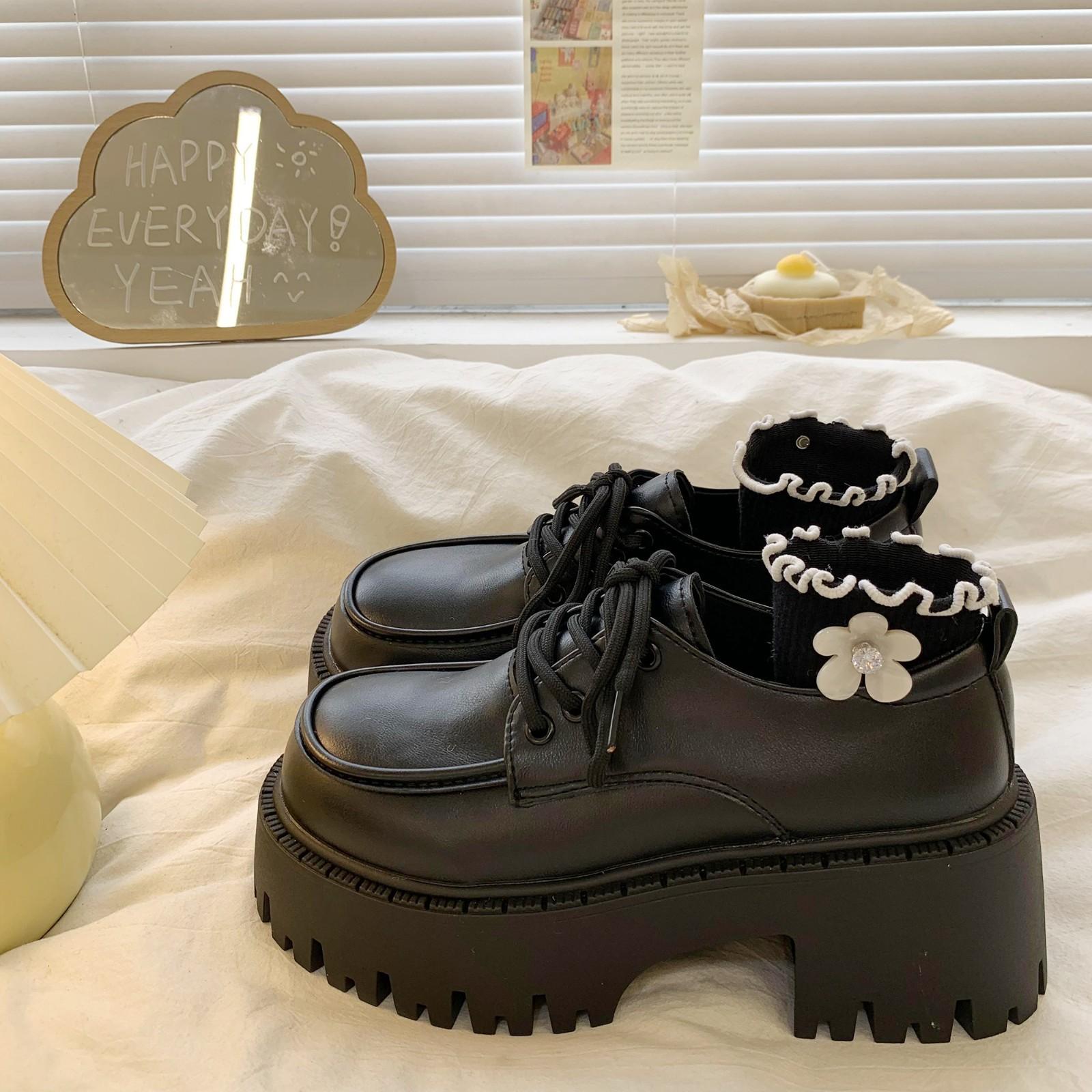 

Black platform muffin shoes women s 2025 new British style lace-up small leather shoes women s height-increasing versatile single shoes 40 матовий чорний колір