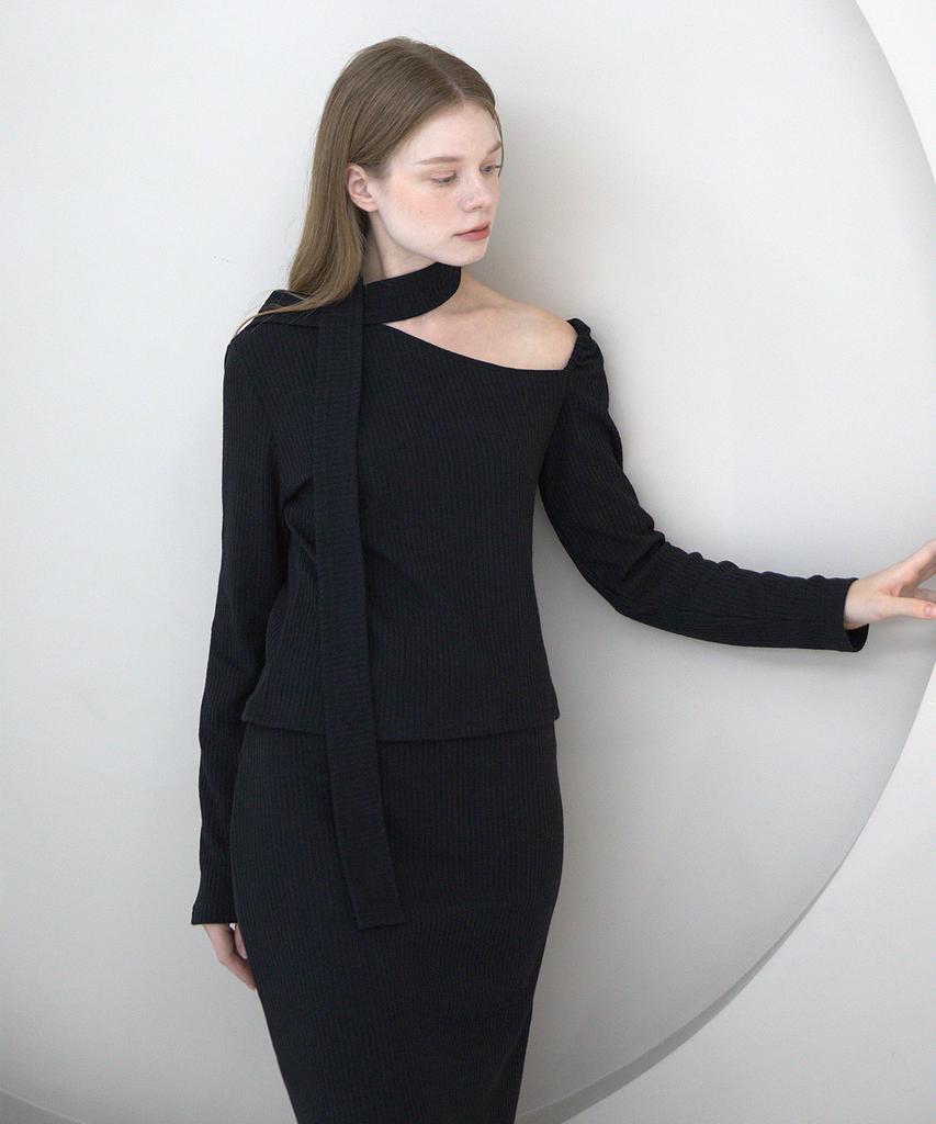 CATTLINE Asymmetrical Muffler Knit (Black)