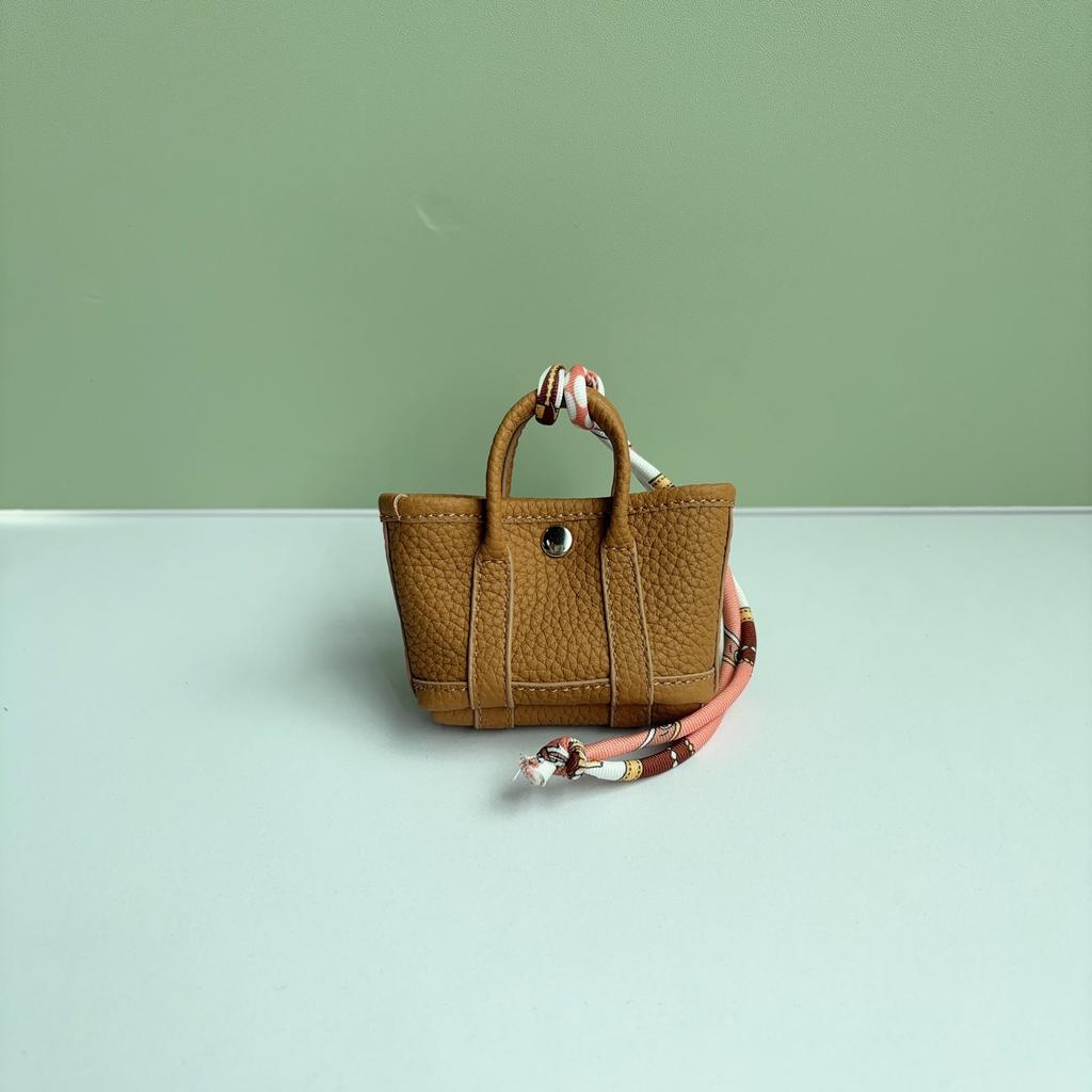 New leather garden small bag 2025 trendy mini garden bag foreign gas bag pendant creative car pendant