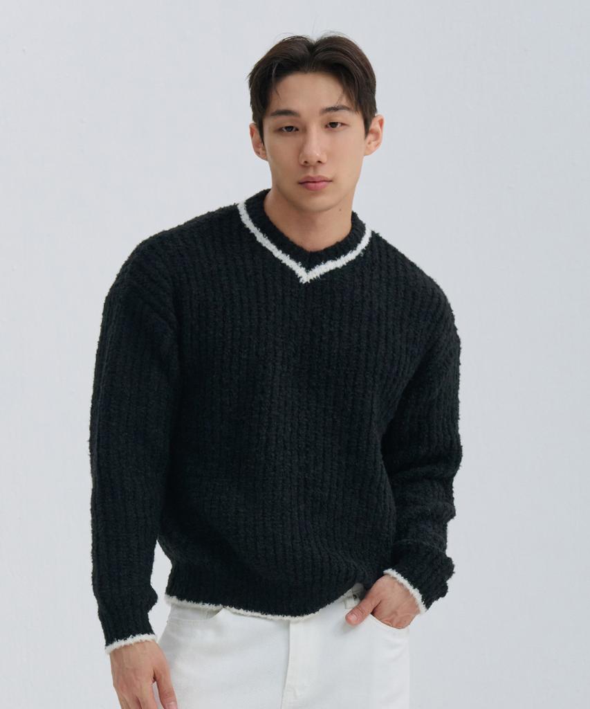 NINEZ V-Neck Boucle Oversized Knit (2 Colors)