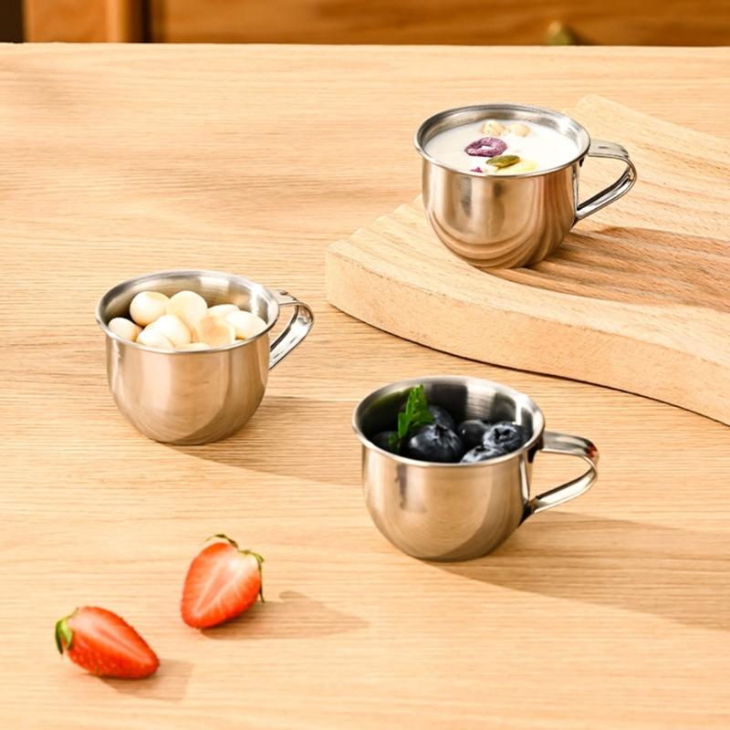 Set aus 4 kleinen 304 Edelstahlbechern, tragbar und leicht zu reinigen, Trinkgeschirr für Küche, Picknicks, Reisen