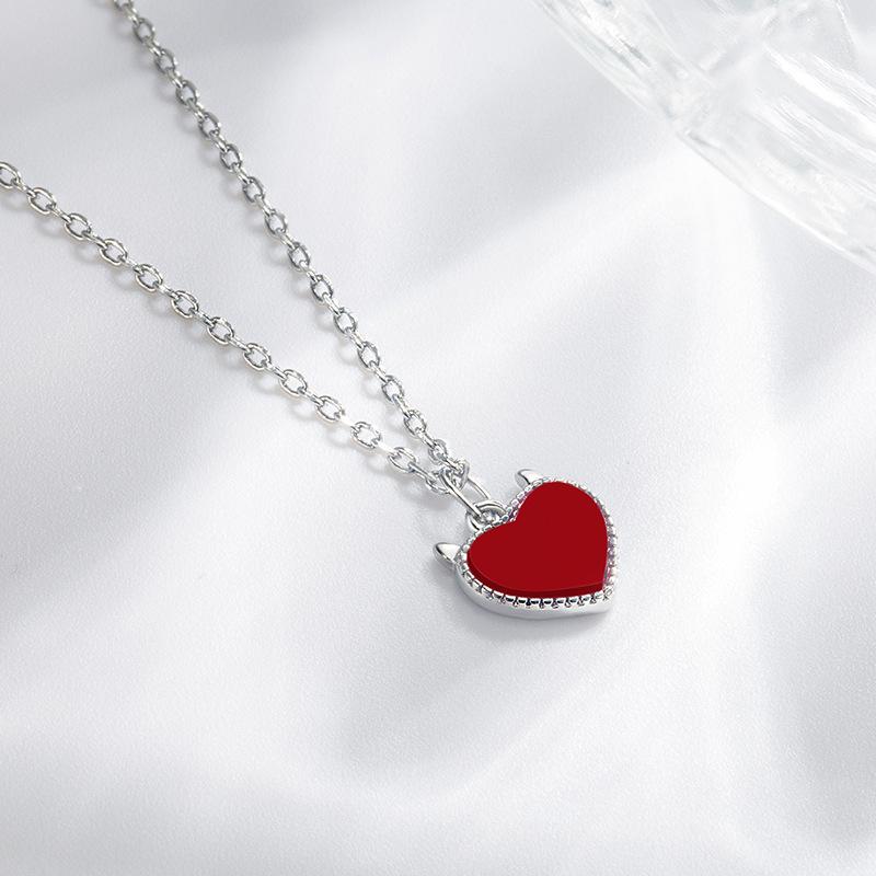 Heart Shaped Four Leaf Clover Pendant Necklace 925 Copper Zircon Zircon Women Love Clavicle Chain Gifts Openable Choker Zircon