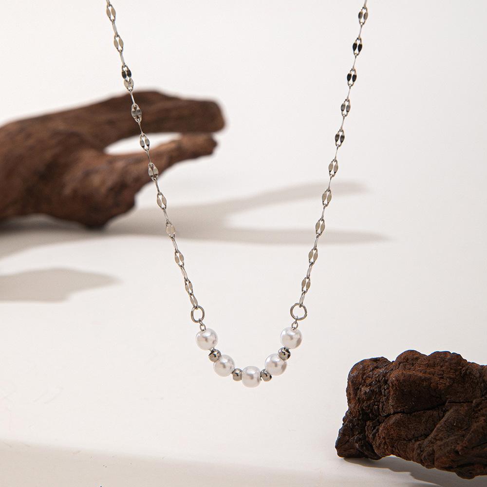 

Японское простое новое жемчужное ожерелье для женщин 2025 года, нишевый дизайн, чувство моды, темперамент, высококачественный свитер, цепочка, ювелирные изделия