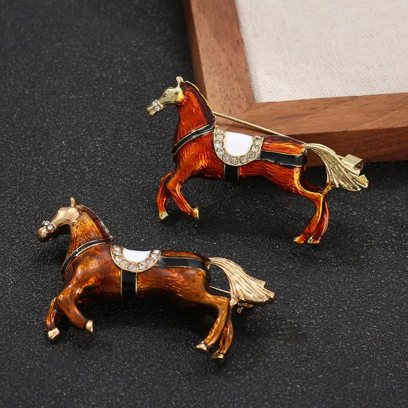 New Classic Rhinestone Horse Brooches For Women Zodiac Animal Lapel Pins Casual Party Accessories Year Of The Horse Jewelry Gift