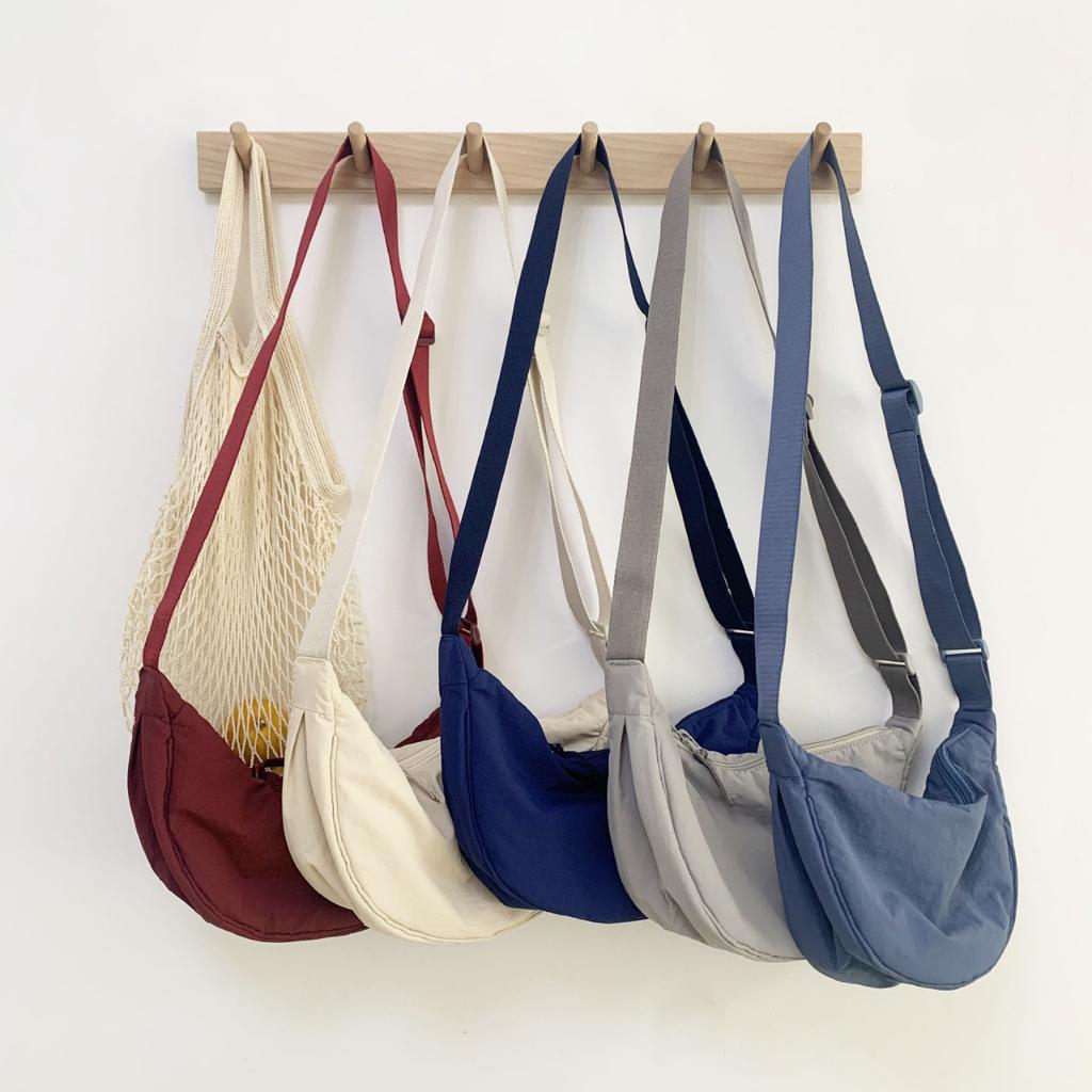 Einfache Nylon Messenger Bags für Damen Tragbare einfarbige Damen Hobo Schultertaschen Tragbare Reise-Achseltaschen Handtaschen