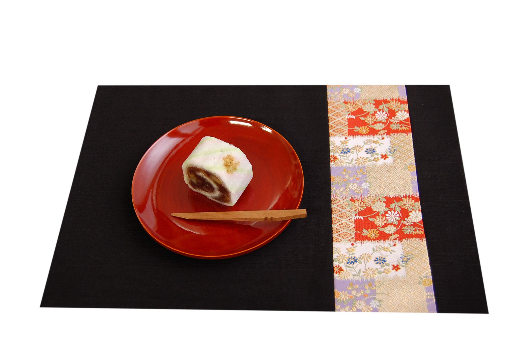 

tea mat with gold brocade design Japanese-style pattern, obi-style (Hana)