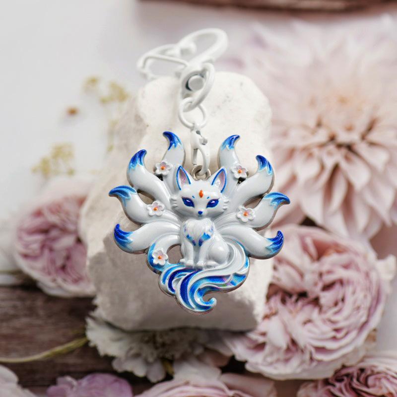 Exquisite Enamel Nine-Tailed Fox Keychain Fashion Cartoon Animal Pendant Keyring Jewelry Cute Gift For Women