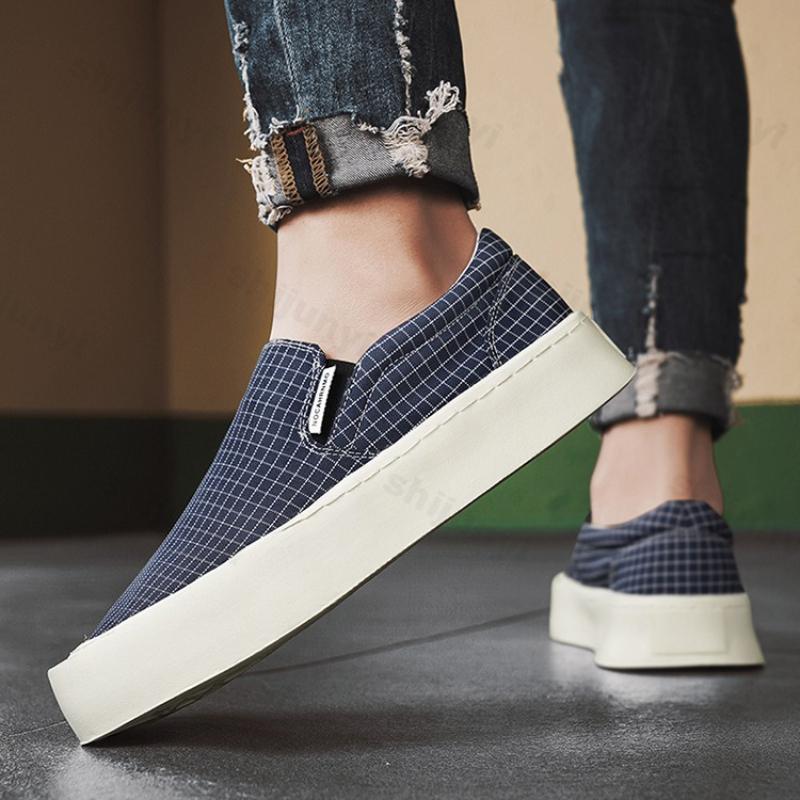 Fashion 2025 Spring New Men's Low Cut Thick Soled Canvas Shoes Slip on Fashion Trend Comfortable Lightweight Non slip Platform sneakers