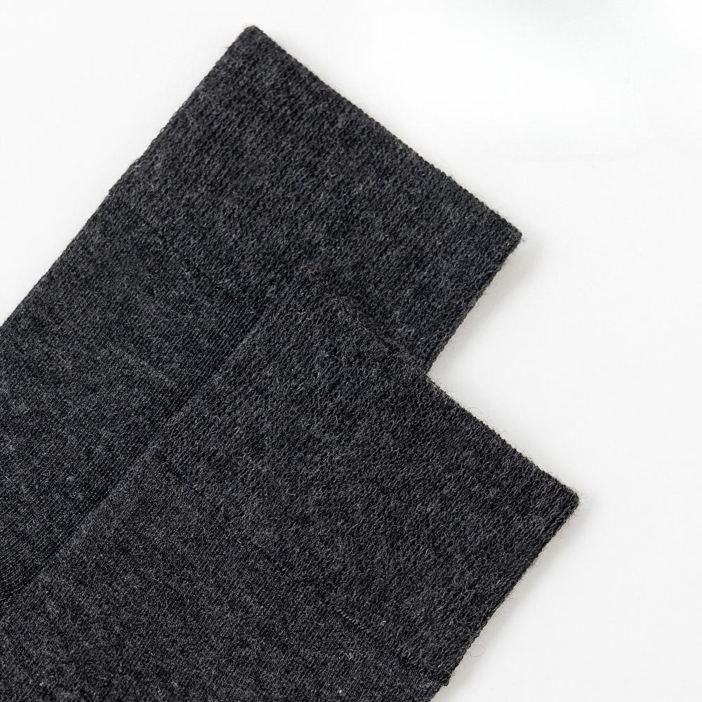 Autumn and Winter Warm Wool Socks for Men, Solid Color Business Style Boneless Mid-calf Socks, Sweat-absorbent and Breathable, Black