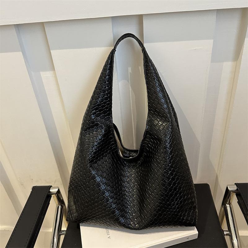 

Winter Retro Women S Bags Fashion Portable Foreign Style Shoulder Bag Simple Tote Bag Tide чорний