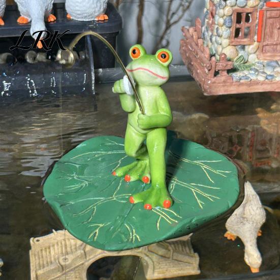 Outdoor Garden Pond Ornament Floating Frog Statue, Lotus Leaf Fishing Figurine, Cute Resin Small Micro Landscape Statue for Fish Tank Aquarium