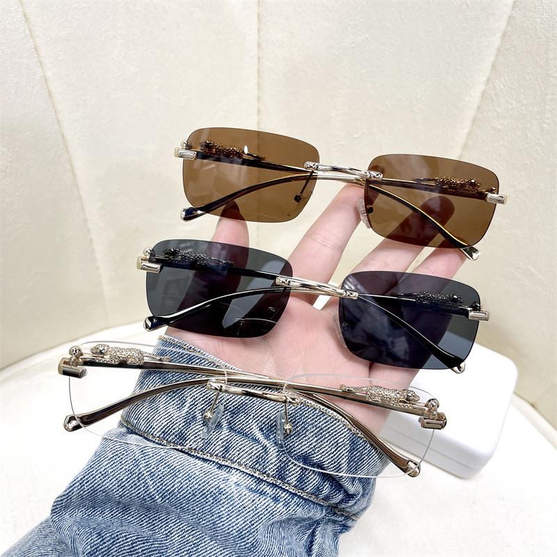 1 Piece of Retro Simple Frameless Square Fashionable Glasses for Both Men and Women's Birthdays As Well As Pography Props