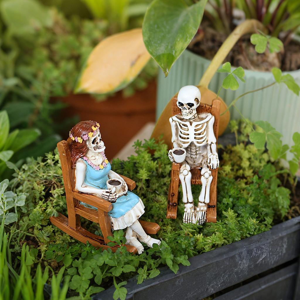 1 Pair Resin Skull Rocking Chair Halloween Decor Outdoor Ornament for Coffee Shop Home Decoration Perfect for Party Garden