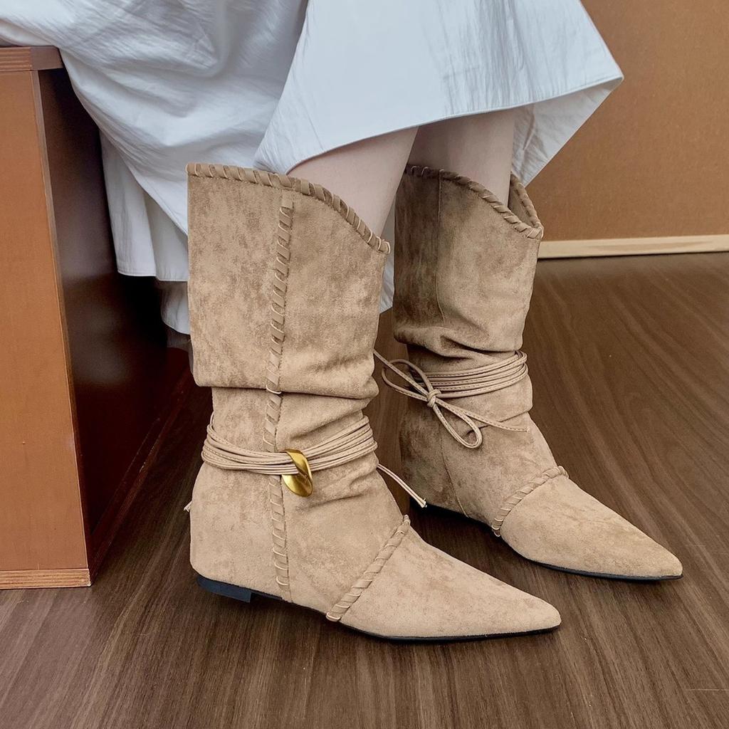 Kitten and Pointed Pleated Straps Stacked Boots 2025 New Retro Suede Flanged Metal Buckle Strap Fashion Short Boots