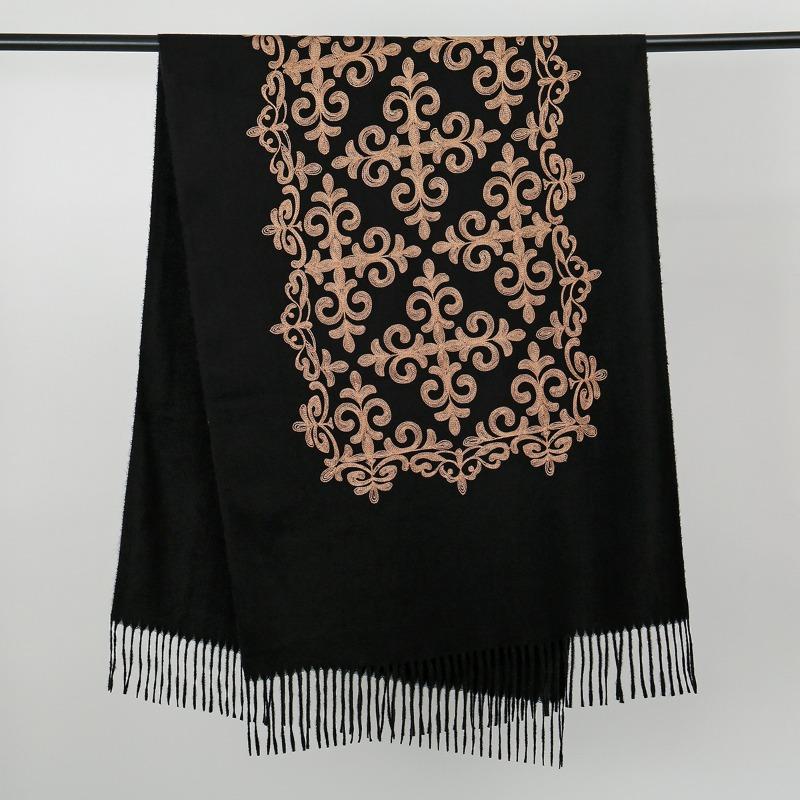Autumn and winter new hot-selling high-quality embroidered imitation cashmere fashion scarf women's versatile decorative warm fringed long towel