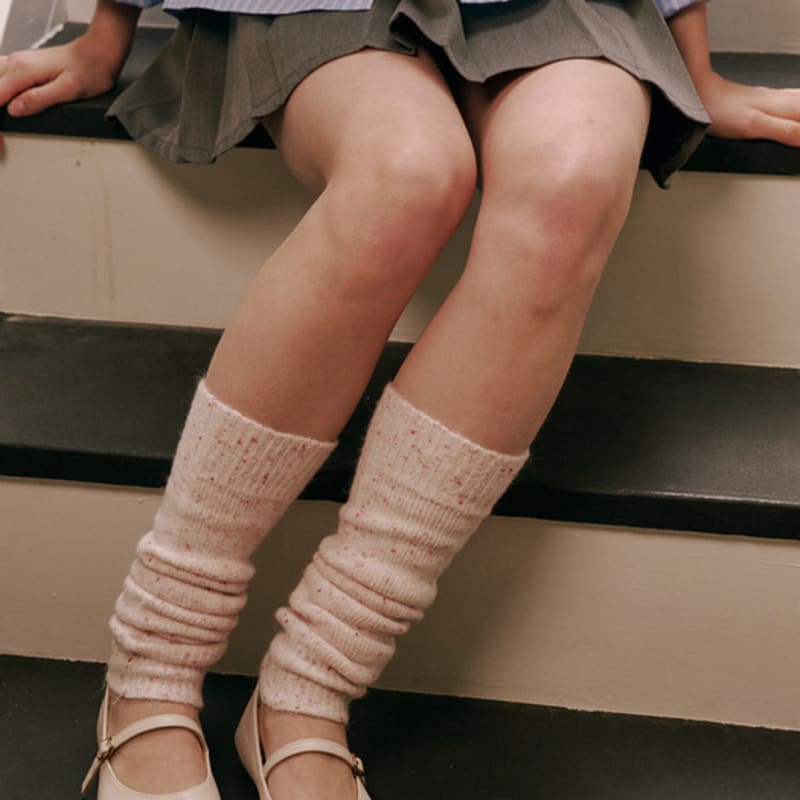 ALLINCOMPLETE Dot Knit Leg Warmer (2 Colors)
