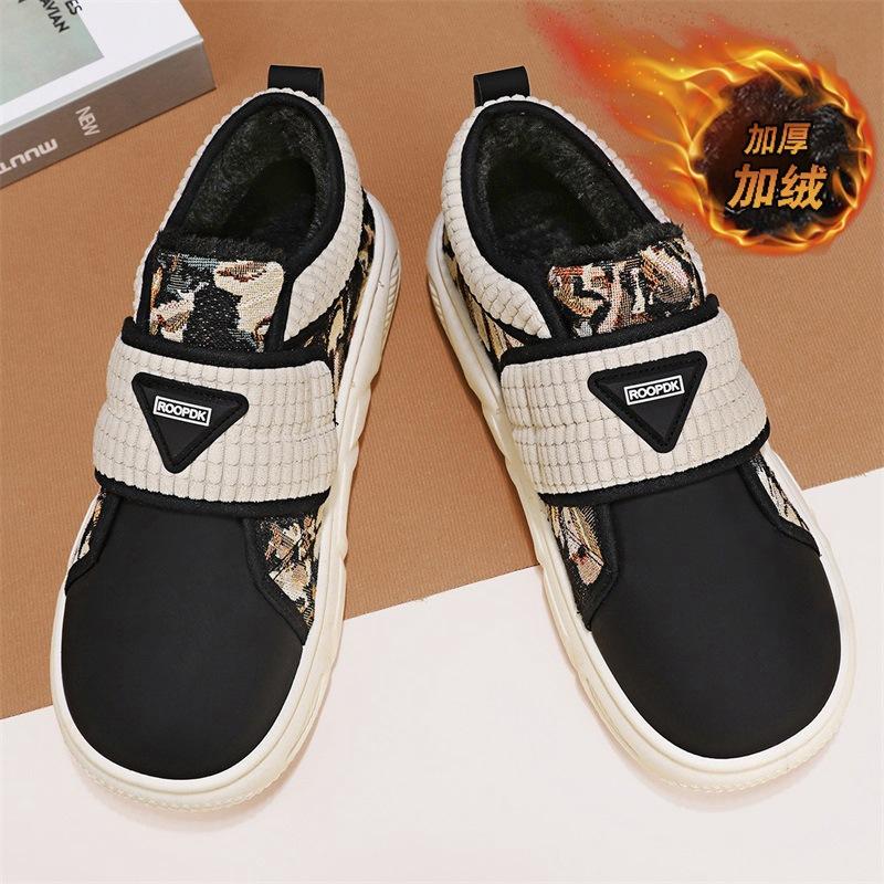 

Флисовые теплые низкие хлопковые туфли мужские зимние мужские туфли 2024 новые северо-восточные туфли с волосами мужские модные туфли на липучках 39