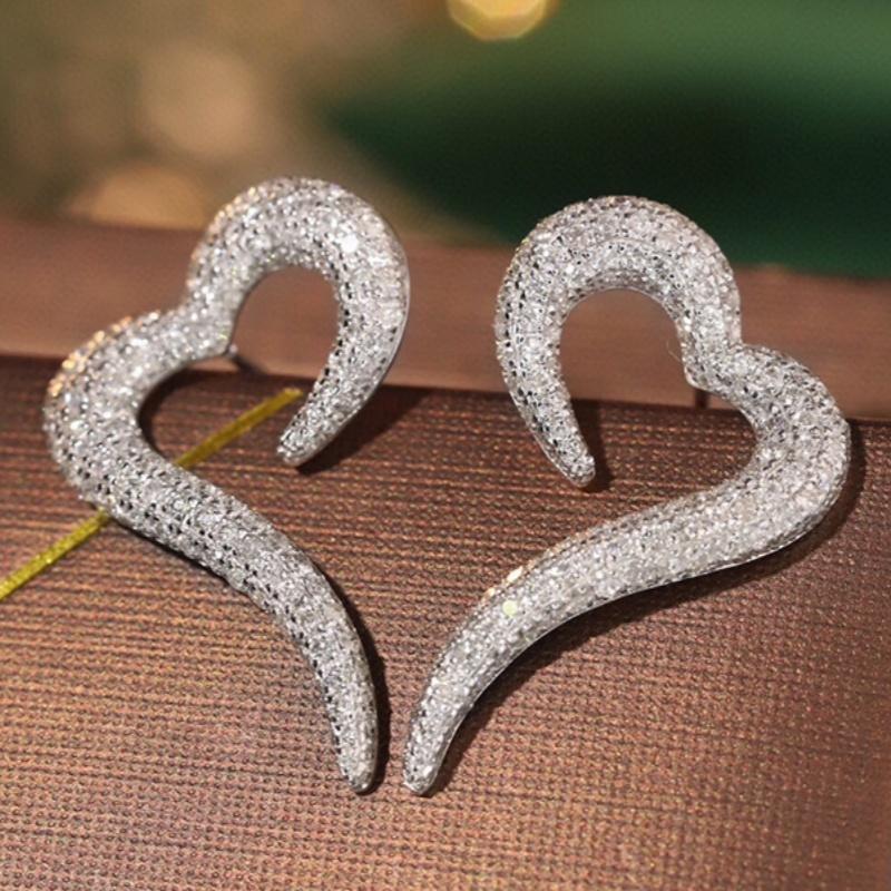 Sparking Synthetic Zircon Heart Shaped Stud Earrings for Woman Exquisite Jewelry Accessories Elegant Wedding Party Gifts