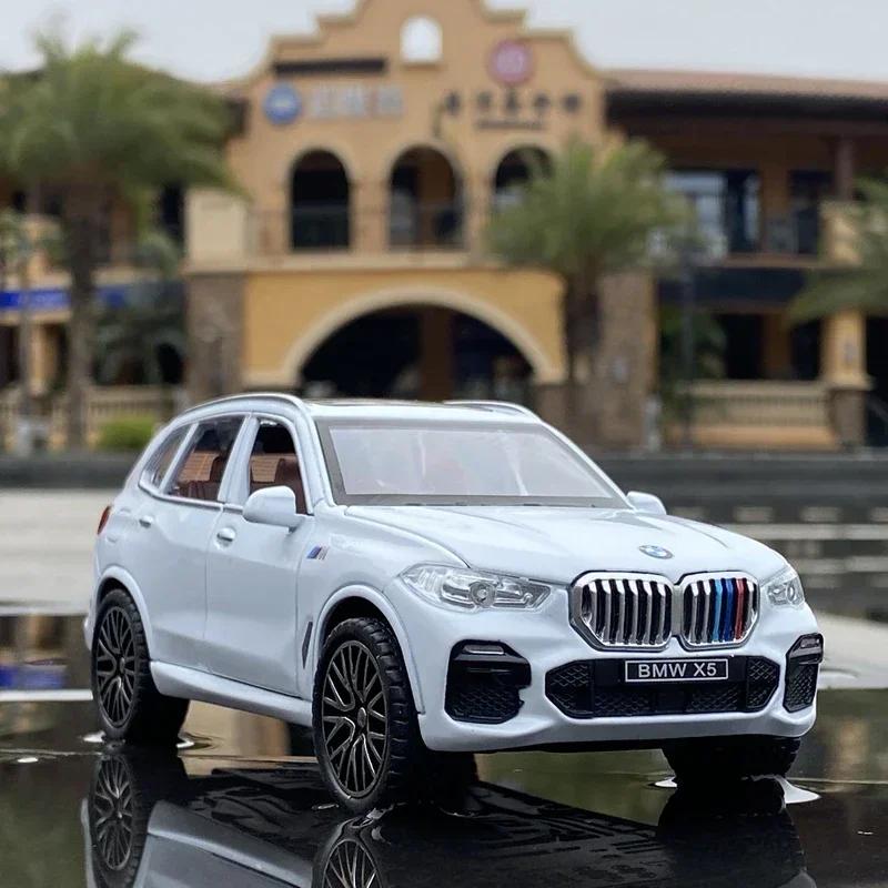 

1:32 BMW X5 SUV Легкосплавна Модель Автомобіля Литі та Іграшкові Транспортні Засоби Металева Модель Автомобіля Імітація Звуку та Світла Колекція Подарунок білий