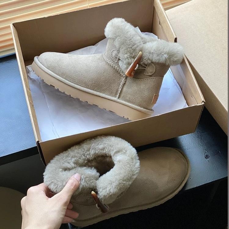 Sangpo 2025 new horn buckle snow boots women's sheepskin fur integrated short boots winter non-slip warm cotton shoes