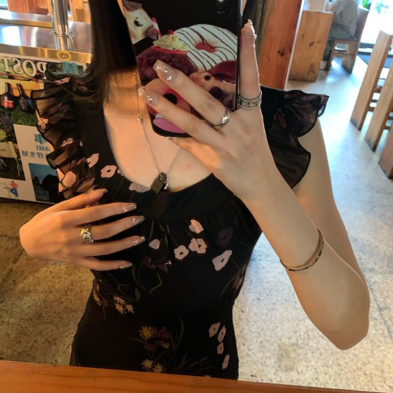 Francouzské Sexy Květinové Šaty na Ramínka Bez Rukávů Elegantní Stahující Pas Léto 2025 Přiléhavé Šaty Vintage Móda Černé Šaty