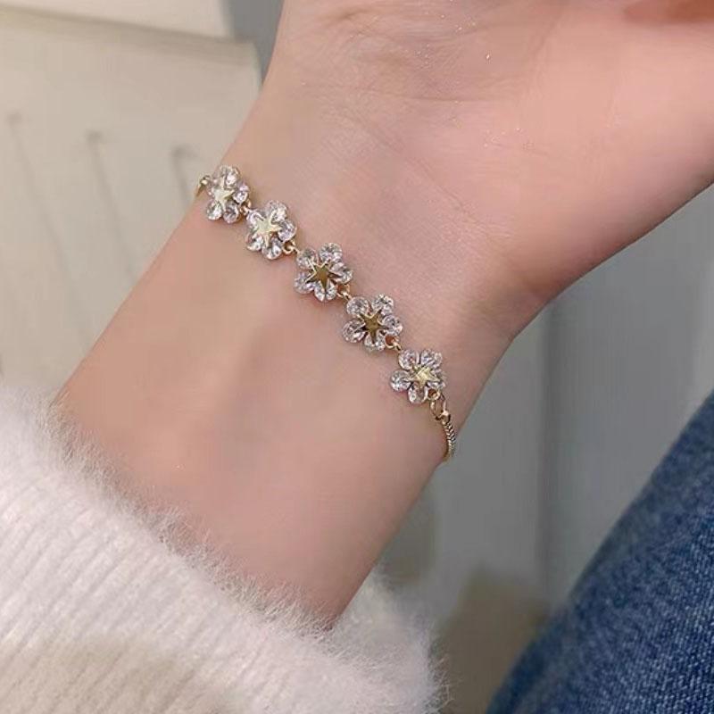 Korean Gold Plated Crystal Flower Charm Bracelet for Women Elegant Luxury Fashion Jewelry Accessory for Wedding Party Gifts