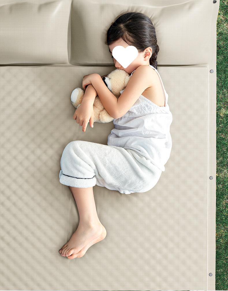 Aufblasbare Campingmatratze: Feuchtigkeitsfeste Isomatte oder Zeltbodenmatte für den Außenbereich