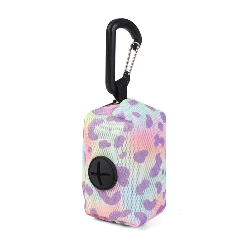 

Портативный держатель для мешков для собачьих какашек, уличный диспенсер для мешков для отходов домашних животных с карабином, мешок для сбора отходов домашних животных, диспенсер для мешков для какашек