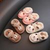 Chinelos de algodão impermeáveis fofos para mulheres, novos chinelos de inverno com desenho de urso, grossos e antiderrapantes para crianças em ambientes internos