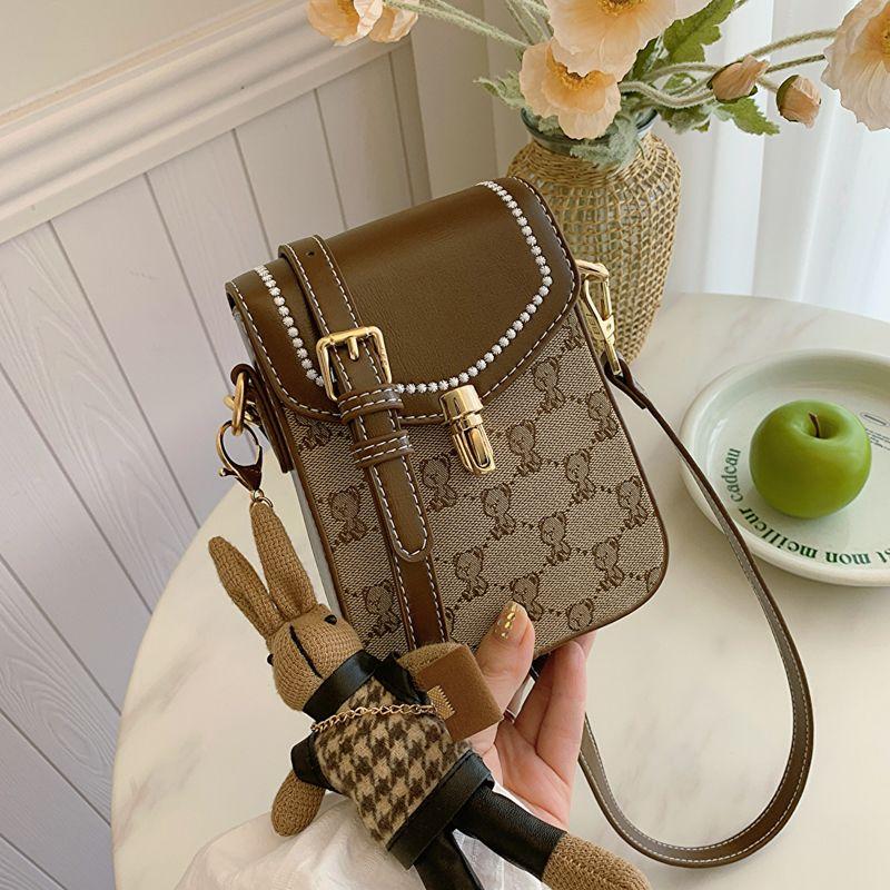 

Beibaobao Нишевый Стиль Модный 2025 Новое Поступление Медведь Трендовая Сумка для Мобильного Телефона Повседневная Модная Мини Сумка Через Плечо Khaki