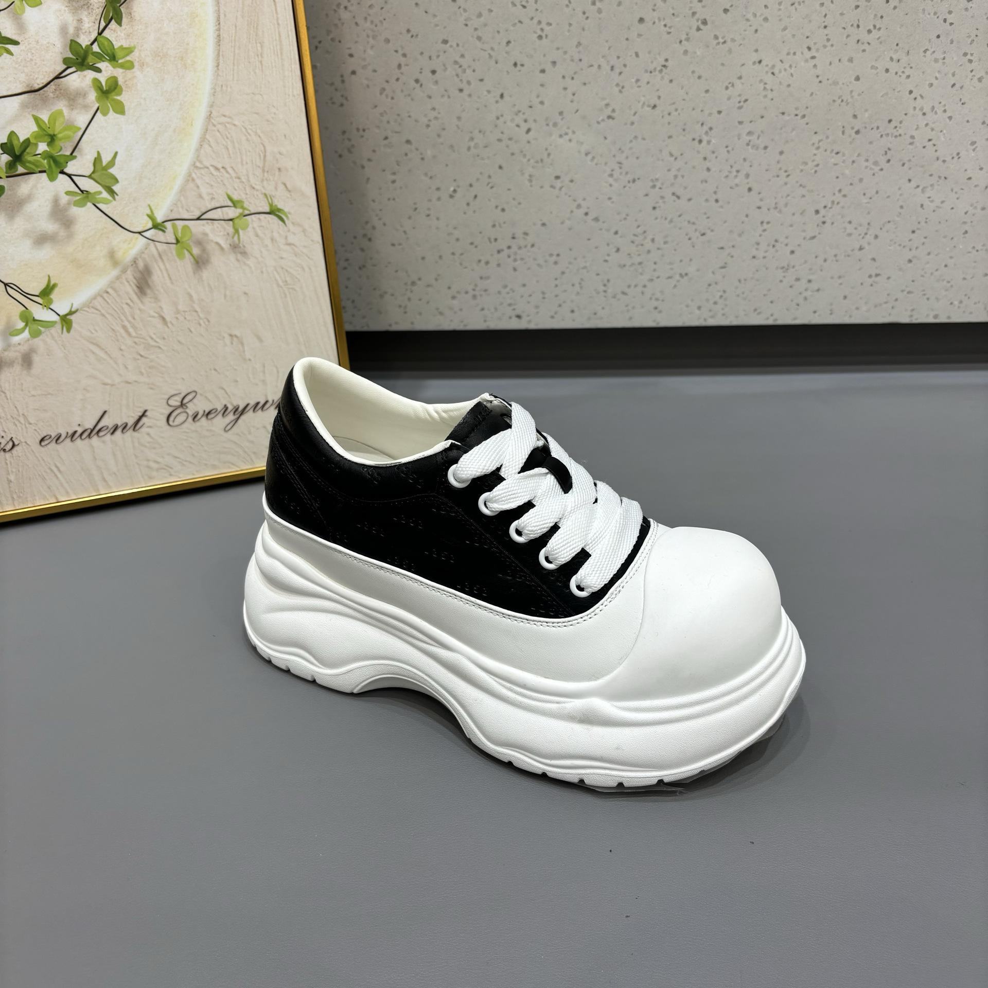 

Весна 2025 новая кожаная шнуровка большая голова уродливые милые хлебные туфли маффин платформа спортивные повседневные маленькие белые туфли женские 40 чёрный