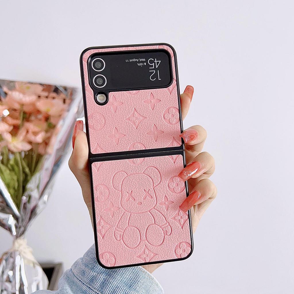 ZFlip4 Custodia rigida per PC con motivo in rilievo a forma di orso carino per Samsung Z Flip 3 Z Flip 4 Funda PU Pelle Learther Cover per telefono Z Flip4 Z Flip3 ZFlip3 Protezione completa