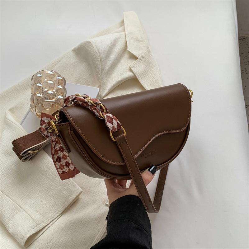 High-quality Minimalist Design Shoulder Bag 2023 Autumn Winter New Women's Bag Crossbody Bag Single Shoulder Underarm Saddle Bag