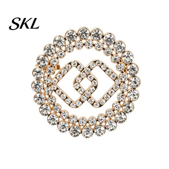 Strong Buckle Brooch Retro Style Pin, Hollow Flower Design Lapel Pin with Buckle, Sparkling Rhinestones Inlaid Anti-exposure Badge for Coats