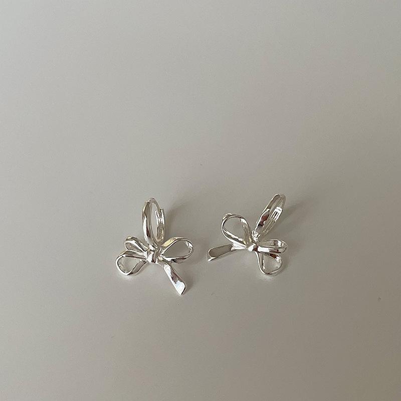 

Дизайнерские металлические серьги-пряжки с бантом для женщин, простые, изысканные, уникальные, индивидуальные, модные, темпераментные серьги