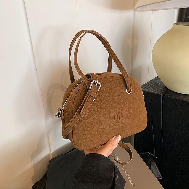 

Korean Retro Frosted Pillow Bag: Women s Autumn/Winter Niche Design, Versatile One-Shoulder Crossbody Handbag Standard