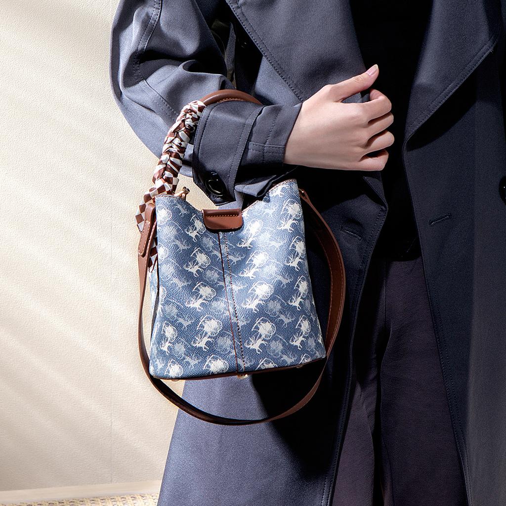 Ladies' High-end Handbag, Fashionable and Versatile Crossbody Bag, Box Bucket Bag