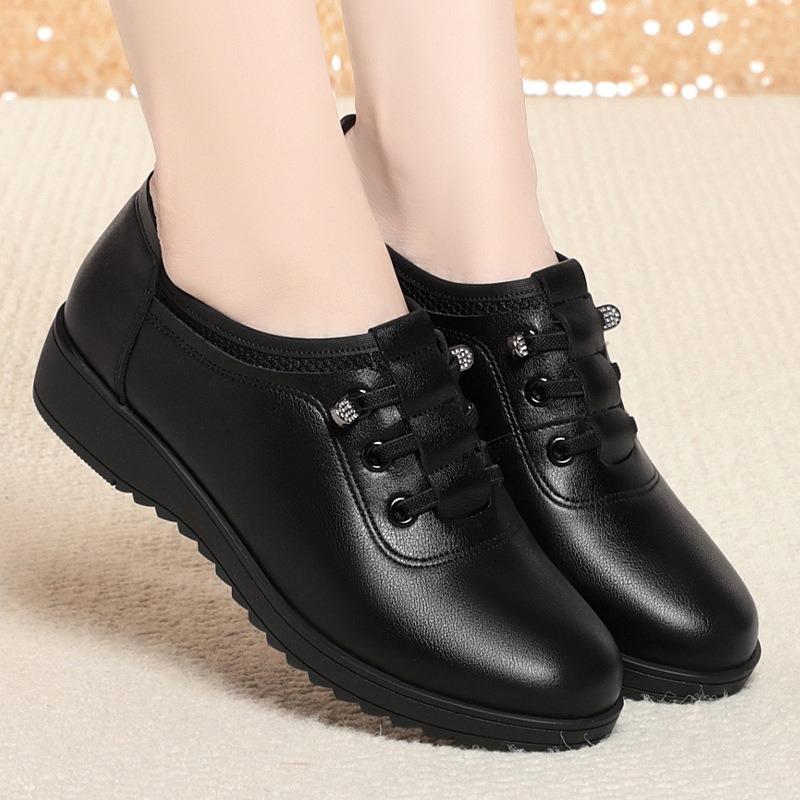 One spring and autumn 2 new one-pedal women's shoes soft leather soft-soled women's single shoes flat-heeled casual leather shoes