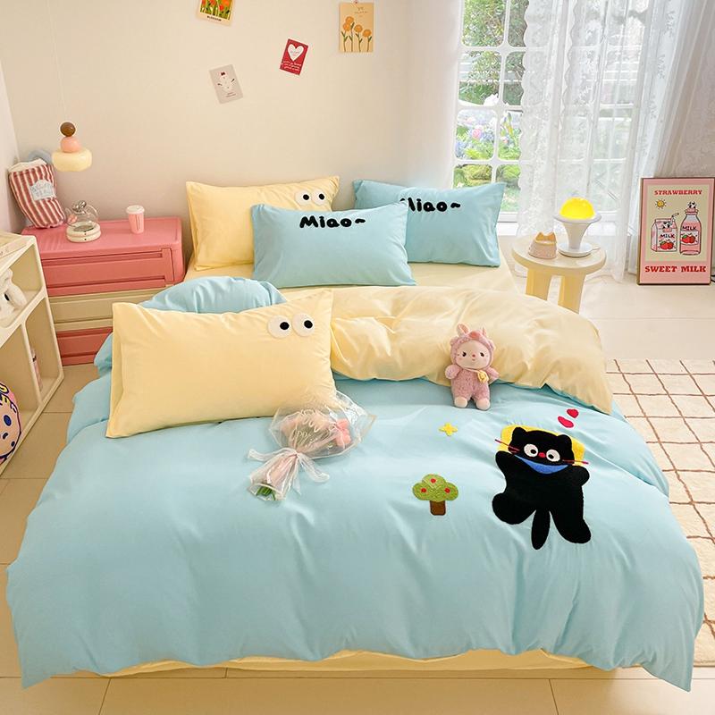 Gentle Cream Tone Duvet Cover Embroidery Craft Kitten Pattern Bedding Skin-friendly Washed Cotton Quilt Cover for Boys and Girls