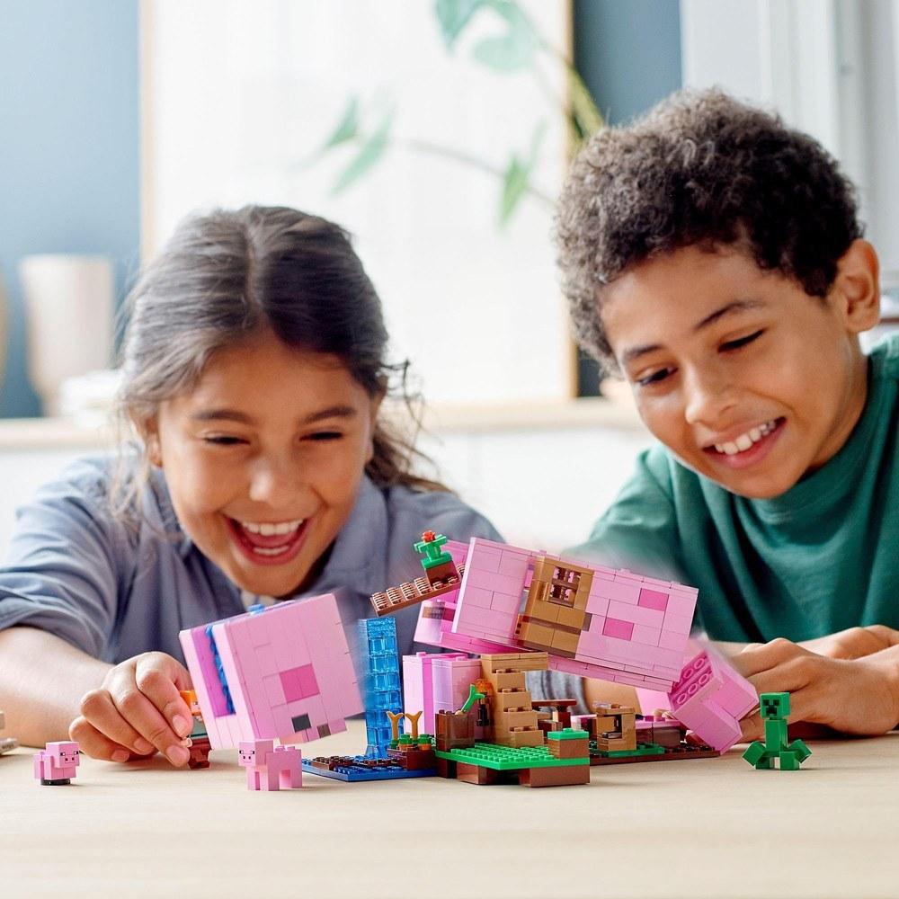 LEGO Minecraft Pig House 21170 Toy Block Christmas Gift for Boys and Girls Aged 8 and Up