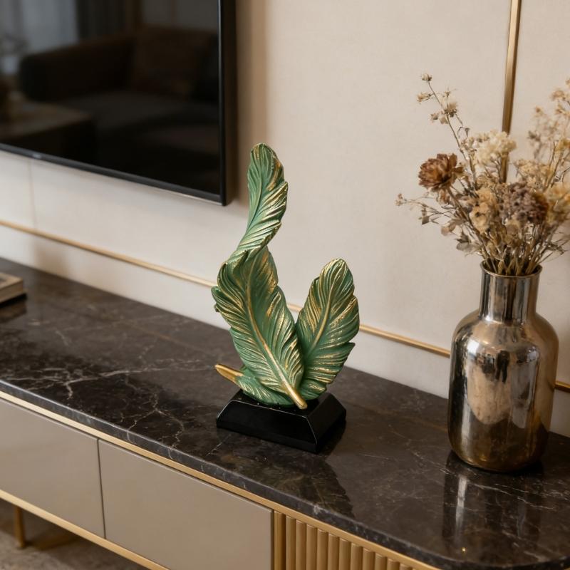 Elegant Resin Feathered Sculpture with Base Decoration For Living Room Entryway Ornament With Realistic Texture Gift